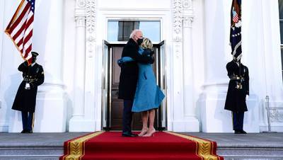 Joe Jill Biden Kiss Outside White House It’s Refreshing After The Trumps’ Cold PDA - hollywoodlife.com - Washington