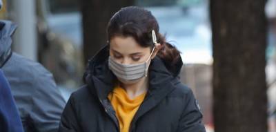 Selena Gomez Bundles Up While Arriving on Set of 'Only Murders In The Building' - www.justjared.com - New York