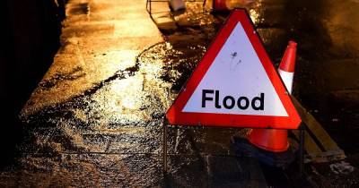 Severe flood warning remains in Trafford as 'major incident' is stood down - www.manchestereveningnews.co.uk - Manchester