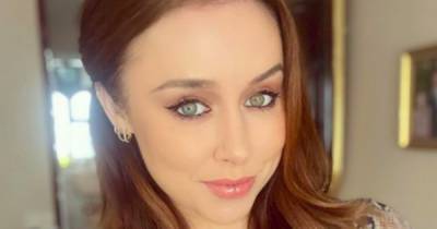 Una Healy looks completely different after going brunette and chopping off her own hair in '90s' makeover - www.ok.co.uk