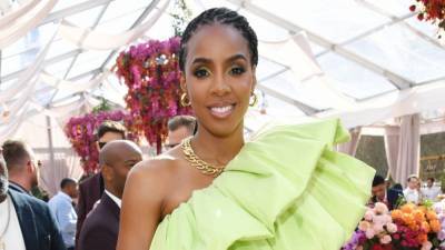 Kelly Rowland Shows Off Bare Baby Bump as She Works Out at 9 Months Pregnant: 'What Is This Baby Waiting For?' - www.etonline.com