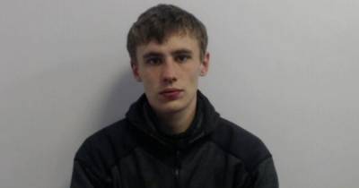 Burglar who was on the run from police for nine months jailed for two years - www.manchestereveningnews.co.uk