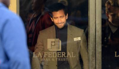 Jake Gyllenhaal Suits Up While Filming Bank Robbery Scene for 'Ambulance' Movie - www.justjared.com - Los Angeles