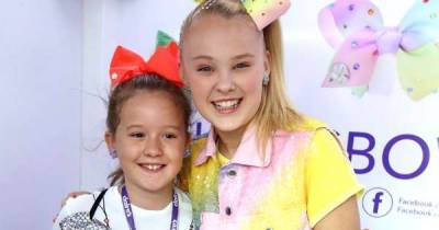 JoJo Siwa comes out as gay with T-shirt message - and is praised as LGBT icon - www.msn.com - Britain
