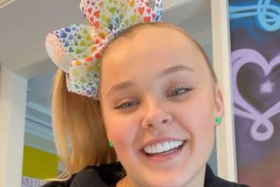 JoJo Siwa Talks Coming Out, Her Parents' Reactions, & Labels on Her Sexuality - www.justjared.com