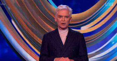 Dancing On Ice fans confused by Phillip Schofield's 'odd' outfit choice - www.manchestereveningnews.co.uk