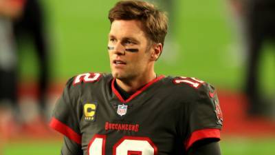 Tom Brady Heading to 10th Super Bowl: Wife Gisele Bundchen and Fans React! - www.etonline.com - county Bay