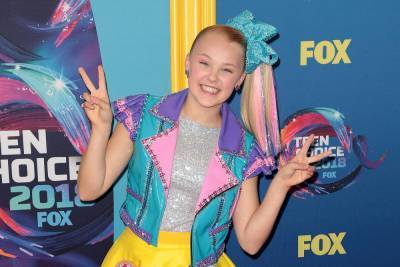 JoJo Siwa ‘super-duper happy’ after coming out as queer - www.hollywood.com