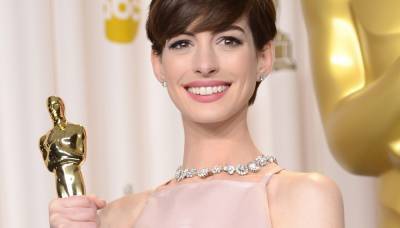 Anne Hathaway Wasn't Happy After Oscars Win, Responds to the Internet Turning On Her - www.justjared.com