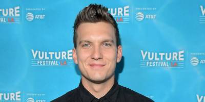 Scott Michael Foster Joins Third Season of Netflix's 'You' - www.justjared.com - Greece - county Chase