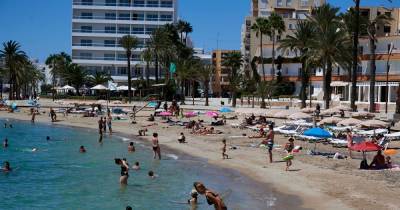 British travellers warned "not to book overseas summer holidays" by government minister - www.manchestereveningnews.co.uk - Britain
