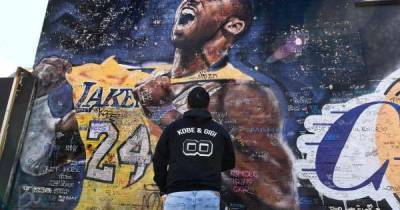 Basketball fans in LA remember Kobe Bryant one year after deadly crash - www.msn.com - Los Angeles