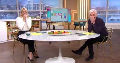 Holly Willoughby and Phillip Schofield in live blunder on This Morning after 'four poster bed' admission - www.manchestereveningnews.co.uk