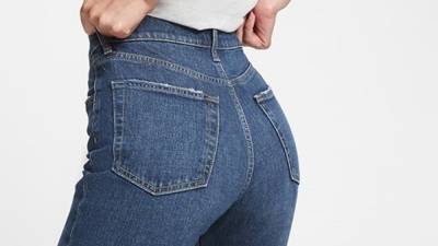 TikTok Is Obsessed With These $55 Gap Jeans - www.etonline.com