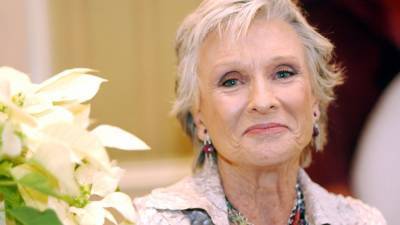 Cloris Leachman Dead at 94: Celebs Pay Tribute to the Oscar-Winning Actress - www.etonline.com