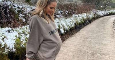 Pregnant Helen Flanagan has 'low iron' as she hits eight months - www.msn.com
