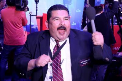 Jimmy Kimmel Celebrates Guillermo’s 50th Birthday With Help From Charlize Theron, Courteney Cox, Jennifer Aniston & More - etcanada.com