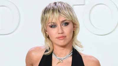 Miley Cyrus covers Mazzy Star’s 'Fade into You' in latest performance - www.foxnews.com
