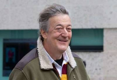 ‘Let oneself have those bad days’: Stephen Fry sends supportive email to Norfolk school staff - www.msn.com - county Norfolk