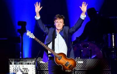 Paul McCartney photobombs TikTok user without her knowing - www.nme.com - New York