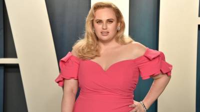 Rebel Wilson Says She's Been Treated Differently After 60 Pound Weight Loss - www.etonline.com
