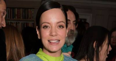 Lily Allen gives herself a daring micro-fringe makeover and dyes her hair ultra-dark - www.ok.co.uk