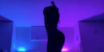 Here's *Exactly* How to Do TikTok's Very New (and Very Sexy) Silhouette Challenge - www.cosmopolitan.com - USA - county Canadian