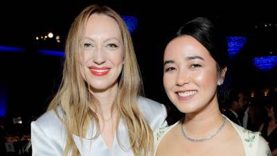 'PEN15' Stars Anna Konkle and Maya Erskine Are Pregnant at the Same Time - www.etonline.com