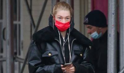 Euphoria's Hunter Schafer Spotted All Over New York City with Her Wired Earphones - www.justjared.com - New York