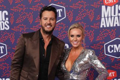 Luke Bryan Surprises Wife Caroline By Waking Her Up With A Dance Party - etcanada.com