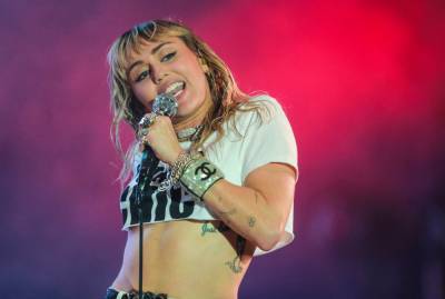 Miley Cyrus Says She Decorates Her Home With Sex Toys - etcanada.com