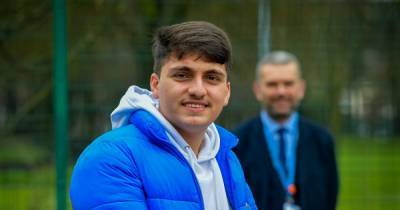 'I owe them my life and my success': The inspiring story of refugee Mo, who found a new family at school in Wythenshawe - www.manchestereveningnews.co.uk - Britain - Manchester - Syria - Greece