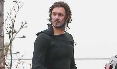 Adam Brody Strips Out of His Wetsuit After Surfing with Wife Leighton Meester - www.justjared.com - Malibu