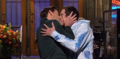 John Krasinski Kisses Pete Davidson During 'Saturday Night Live' Monologue - Watch Now! - www.justjared.com