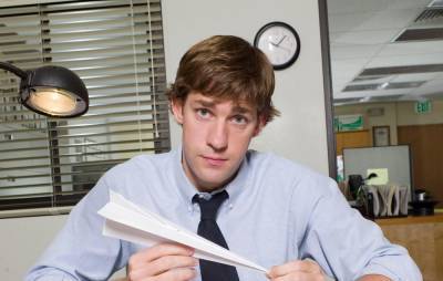 John Krasinski turns ‘The Office’ opening sequence into a song on ‘SNL’ - www.nme.com