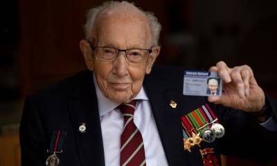 Captain Sir Tom Moore admitted to hospital with COVID-19 - hellomagazine.com