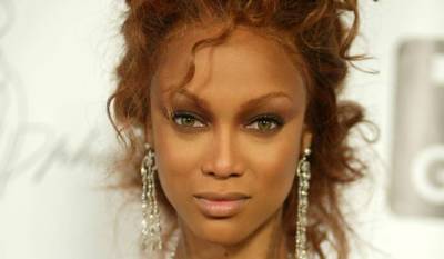 Tyra Banks is mesmerizing in dressing gown selfie and barely-there makeup - hellomagazine.com