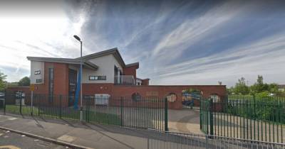 Two staff seriously ill in hospital and several others ‘very unwell’ after Covid outbreak at Salford primary school - www.manchestereveningnews.co.uk