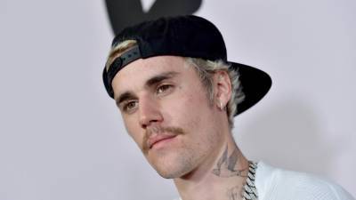 Justin Bieber Insists He's Not a Member of Hillsong Following Church's Former Pastor Carl Lentz's Scandal - www.etonline.com