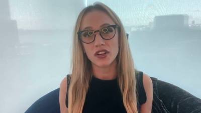 Kat Timpf on Congress’ ‘amen and awoman’ prayer: ‘It has nothing to do with gender whatsoever’ - www.foxnews.com