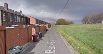 Police arrest teenager carrying an axe in Bolton - www.manchestereveningnews.co.uk