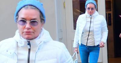 Yolanda Hadid rocks a blue beanie as she steps out in NYC - www.msn.com