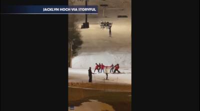 Skier in NY rescued after dangling from chairlift at resort, video shows - www.foxnews.com - New York