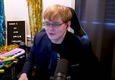 YouTuber & Streamer CallMeCarson Accused Of Grooming Underage Fans By Fellow Gamers - perezhilton.com - county Carson