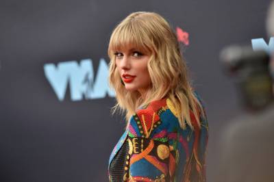 Taylor Swift’s ‘Folklore’ Ends 2020 As The Year’s Biggest Album - etcanada.com
