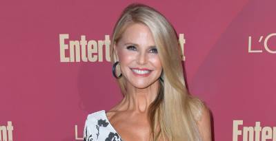 Christie Brinkley Gets New Hip 26 Years After Helicopter Crash - www.justjared.com - Colorado