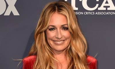 Cat Deeley shows off toned midriff as she relaxes with son - hellomagazine.com