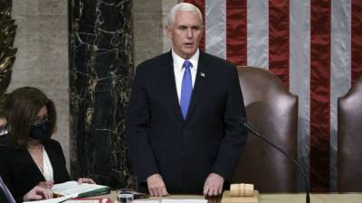 Mike Pence Announces Joe Biden's Victory After Congress Completes Electoral Count - www.etonline.com - Washington