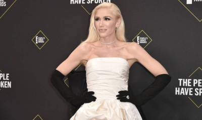 Gwen Stefani shares ab-baring selfie with body double - and they could be twins! - hellomagazine.com