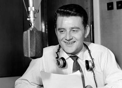 Joe Duffy leads tributes to 2FM’s ‘gorgeous’ Larry Gogan on his first anniversary - evoke.ie